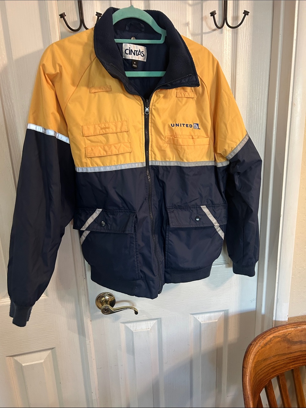 Cintas men’s United Airlines vintage jacket size M